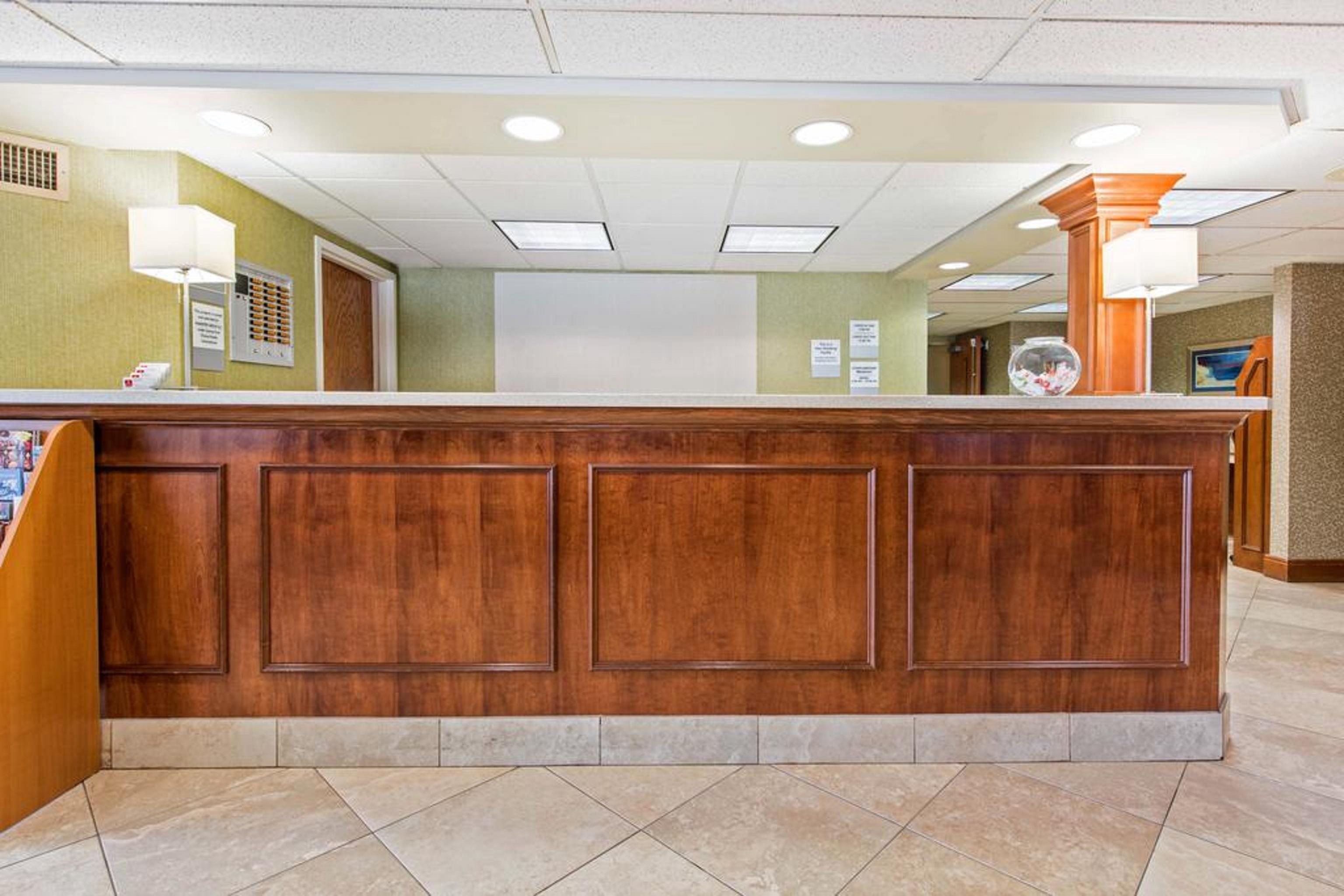 Clarion Inn Cranberry Township Buitenkant foto