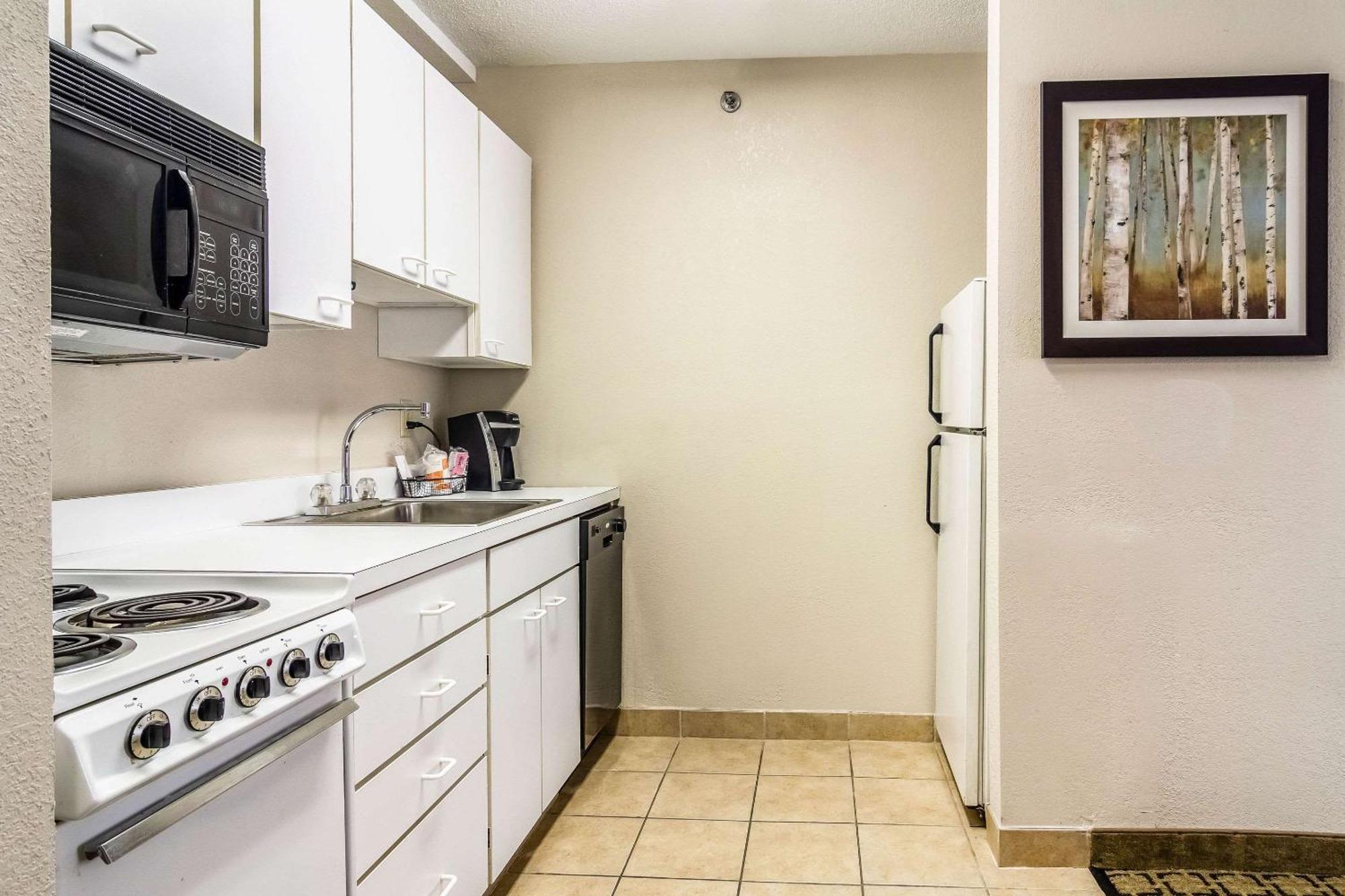 Clarion Inn Cranberry Township Buitenkant foto