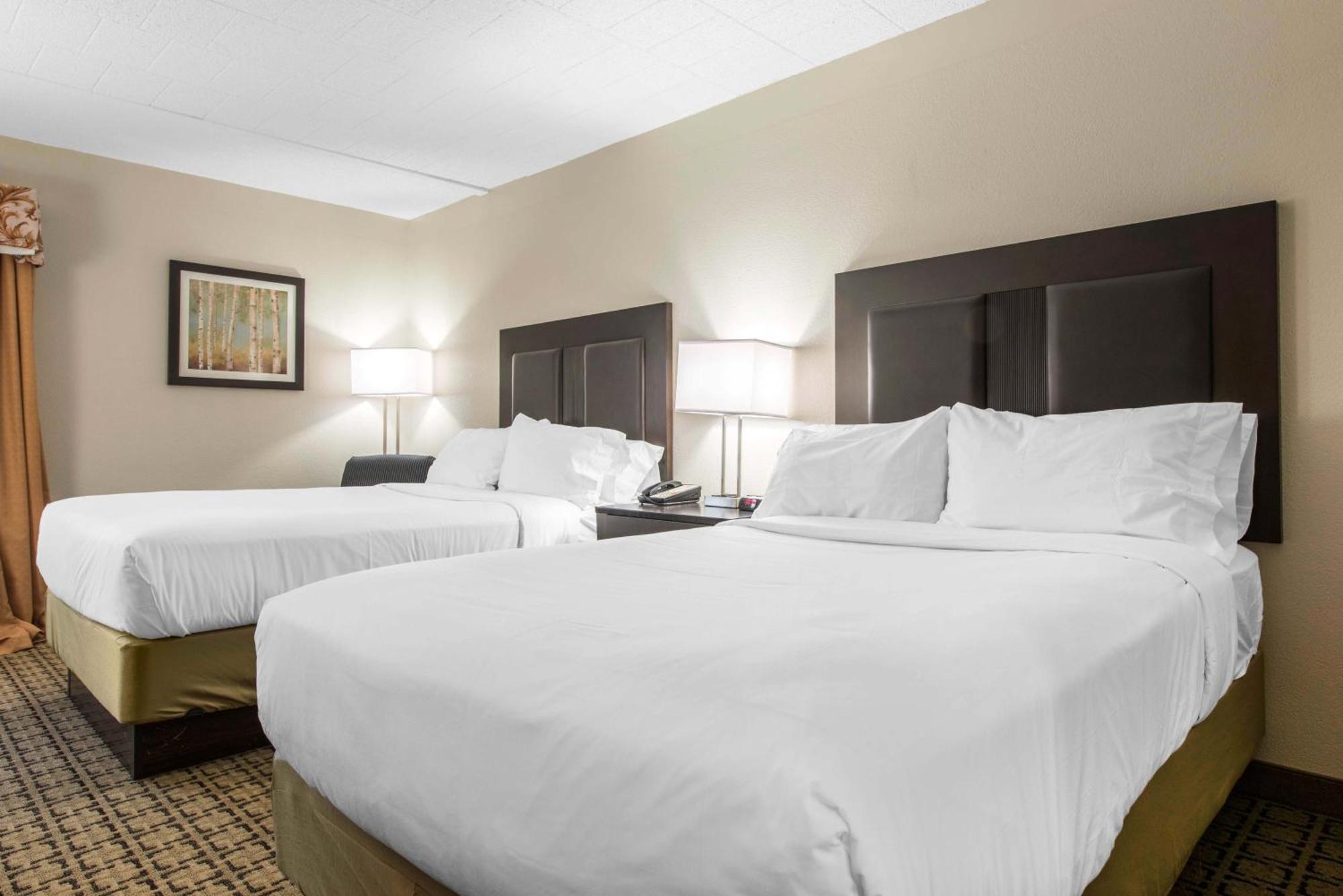 Clarion Inn Cranberry Township Buitenkant foto