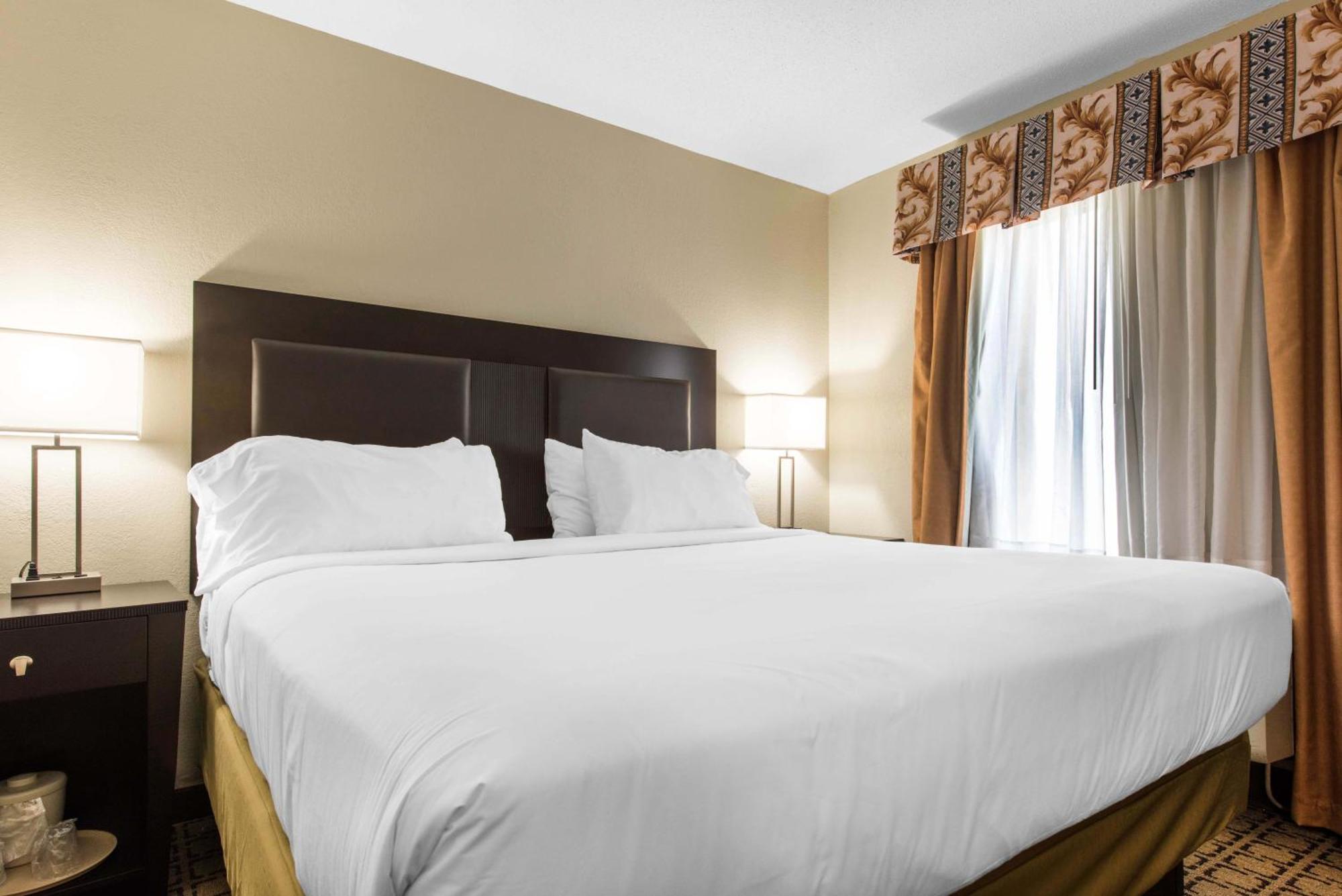 Clarion Inn Cranberry Township Buitenkant foto