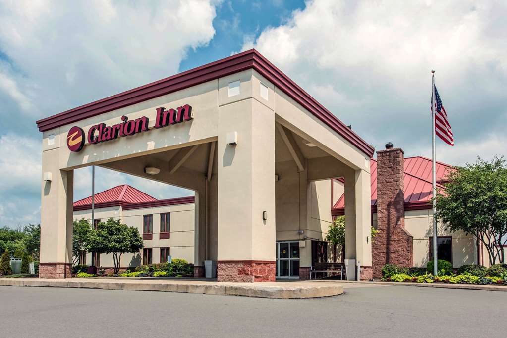 Clarion Inn Cranberry Township Buitenkant foto