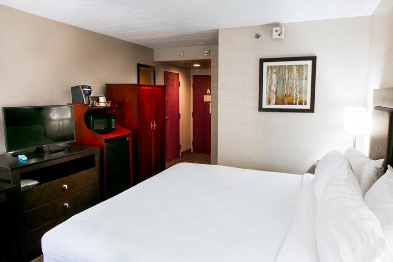 Clarion Inn Cranberry Township Buitenkant foto